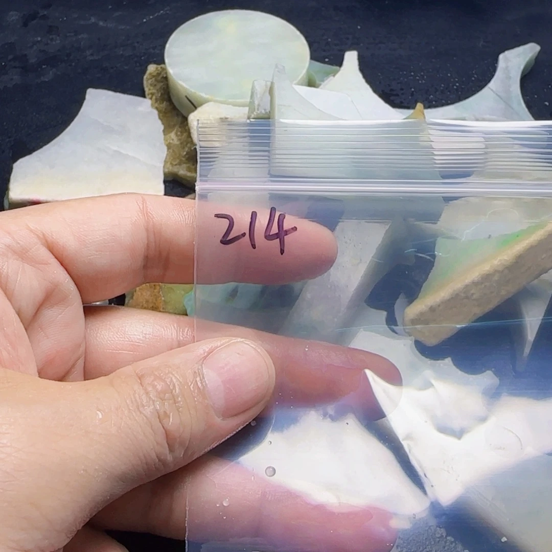 翡翠未镶嵌颈饰qqqqq214