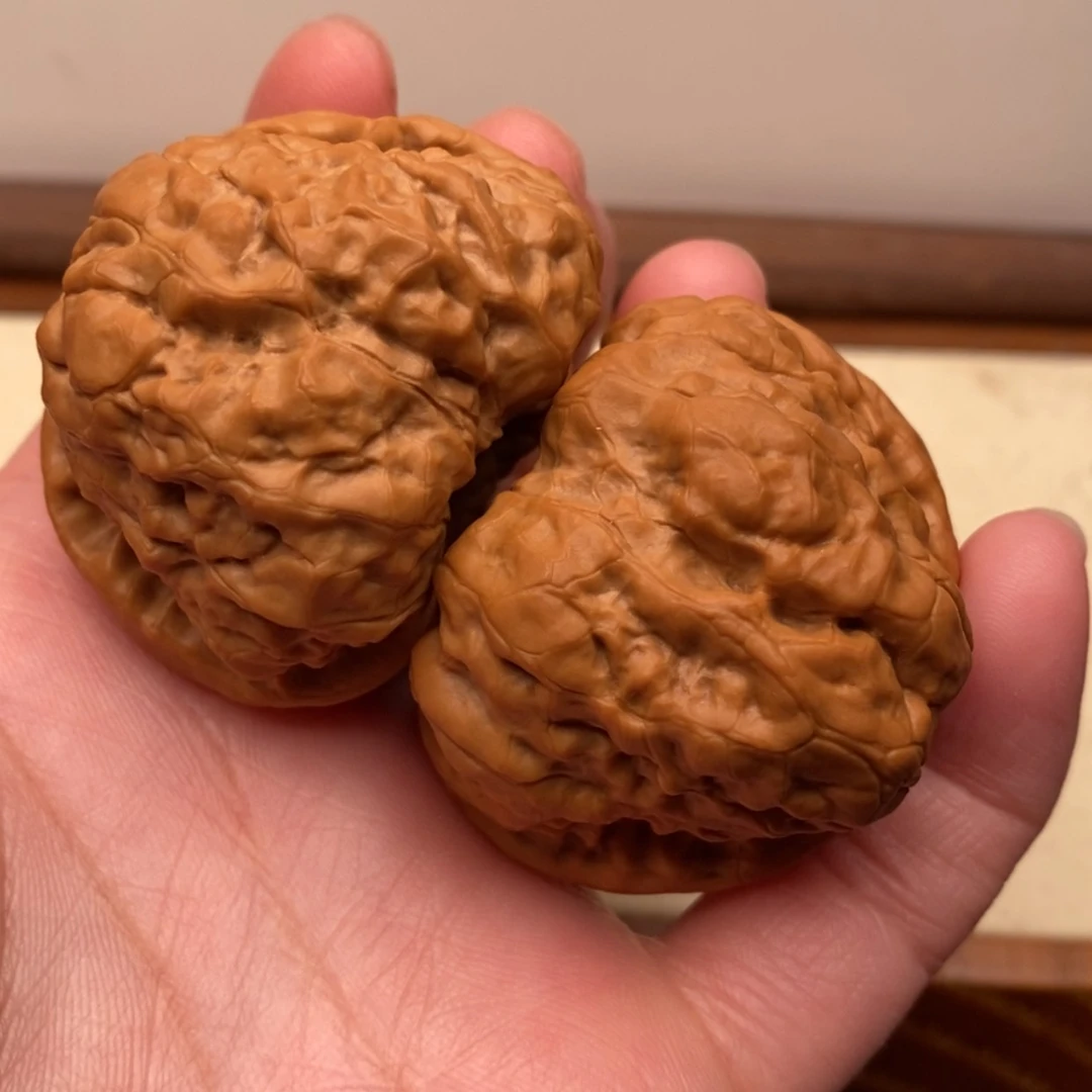 【闪购商品】把件文玩核桃边44左右