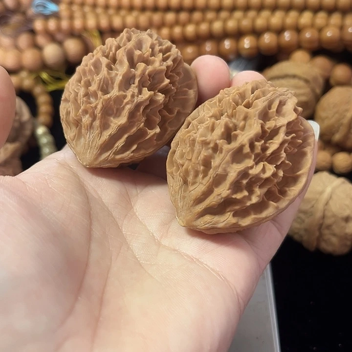 把件文玩核桃45招财鼠，瑕疵练手对，编号024