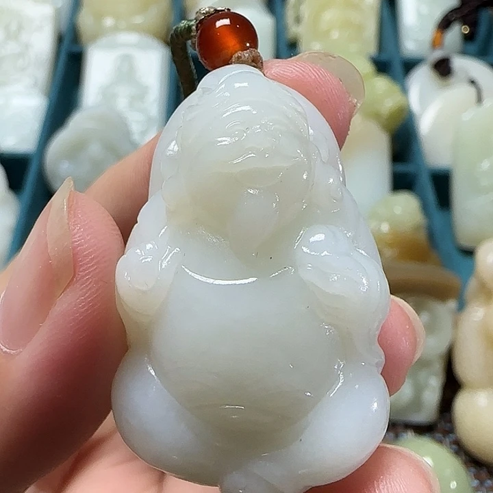 颈饰未镶嵌和田玉