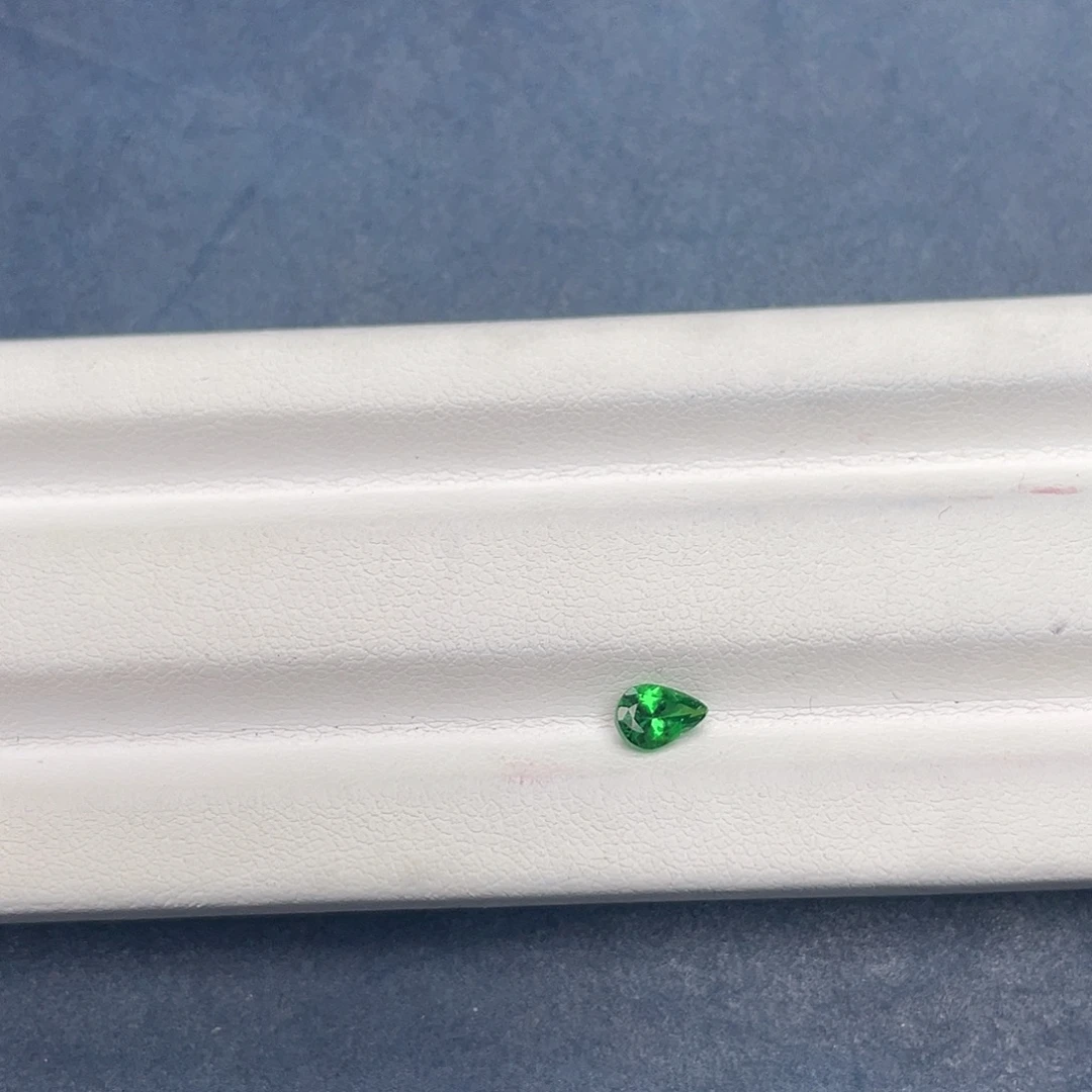 胖***子未镶嵌裸石石榴石（沙弗莱）0.5ct