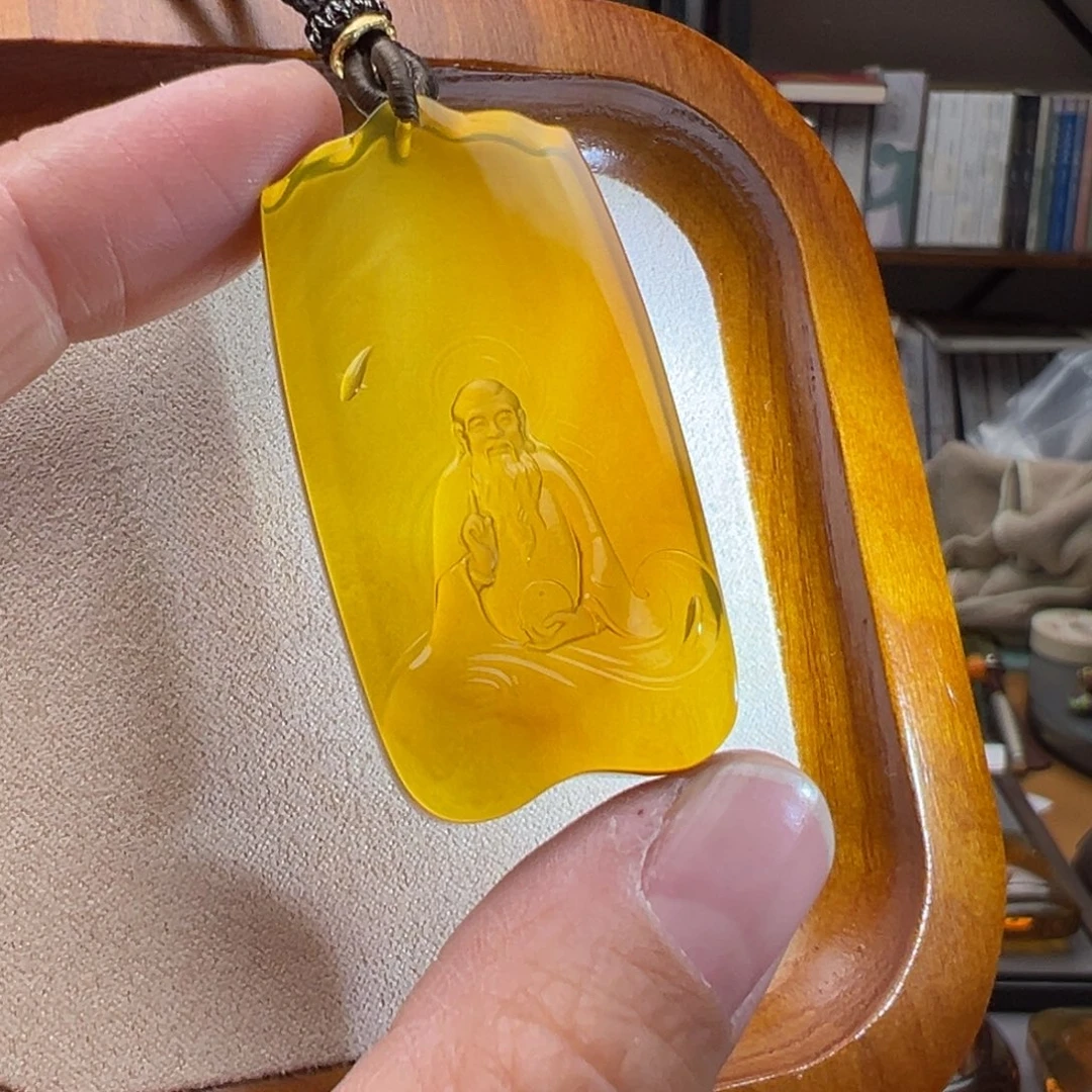 琥珀颈饰未镶嵌老子