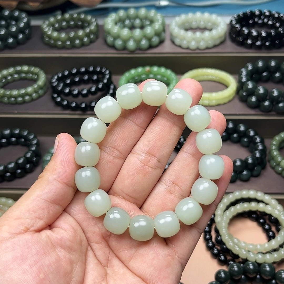 【闪购商品】未镶嵌手链和田玉六**九