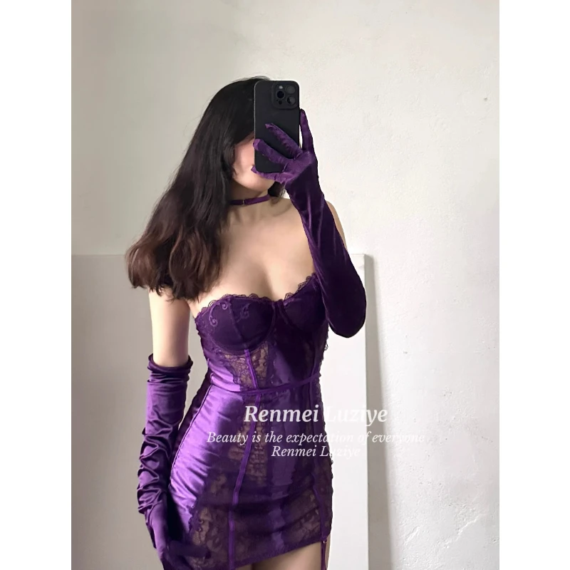 Rose*她尝起来像糖果*大码*性感挂脖低胸绸面蕾丝连衣裙显瘦