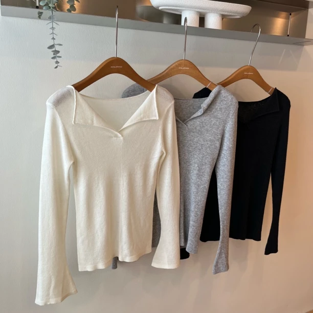 “气质白韵”V领长袖针织打底衫