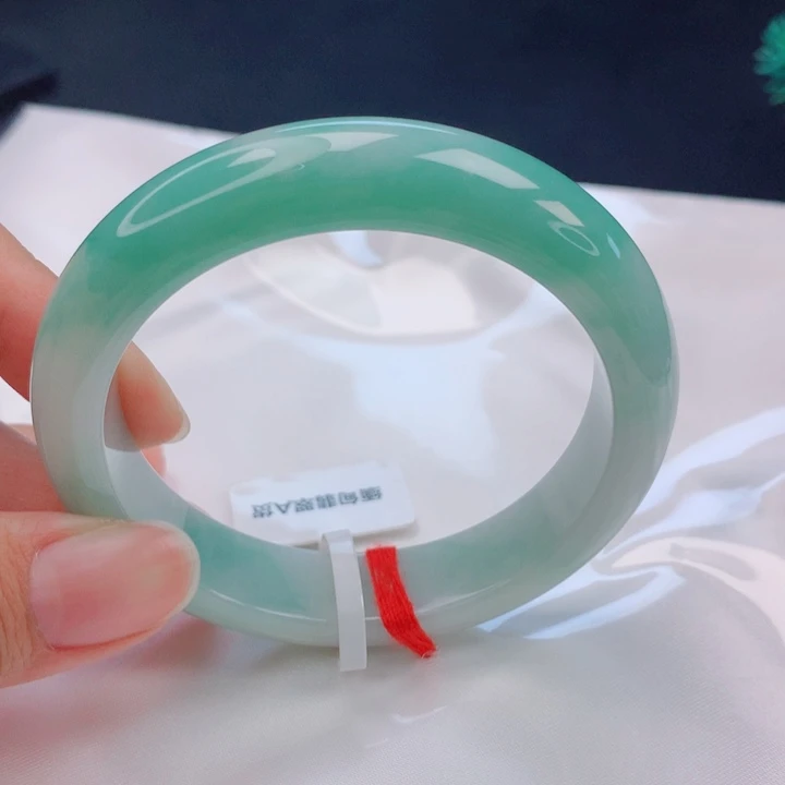 翡翠未镶嵌手镯53圈