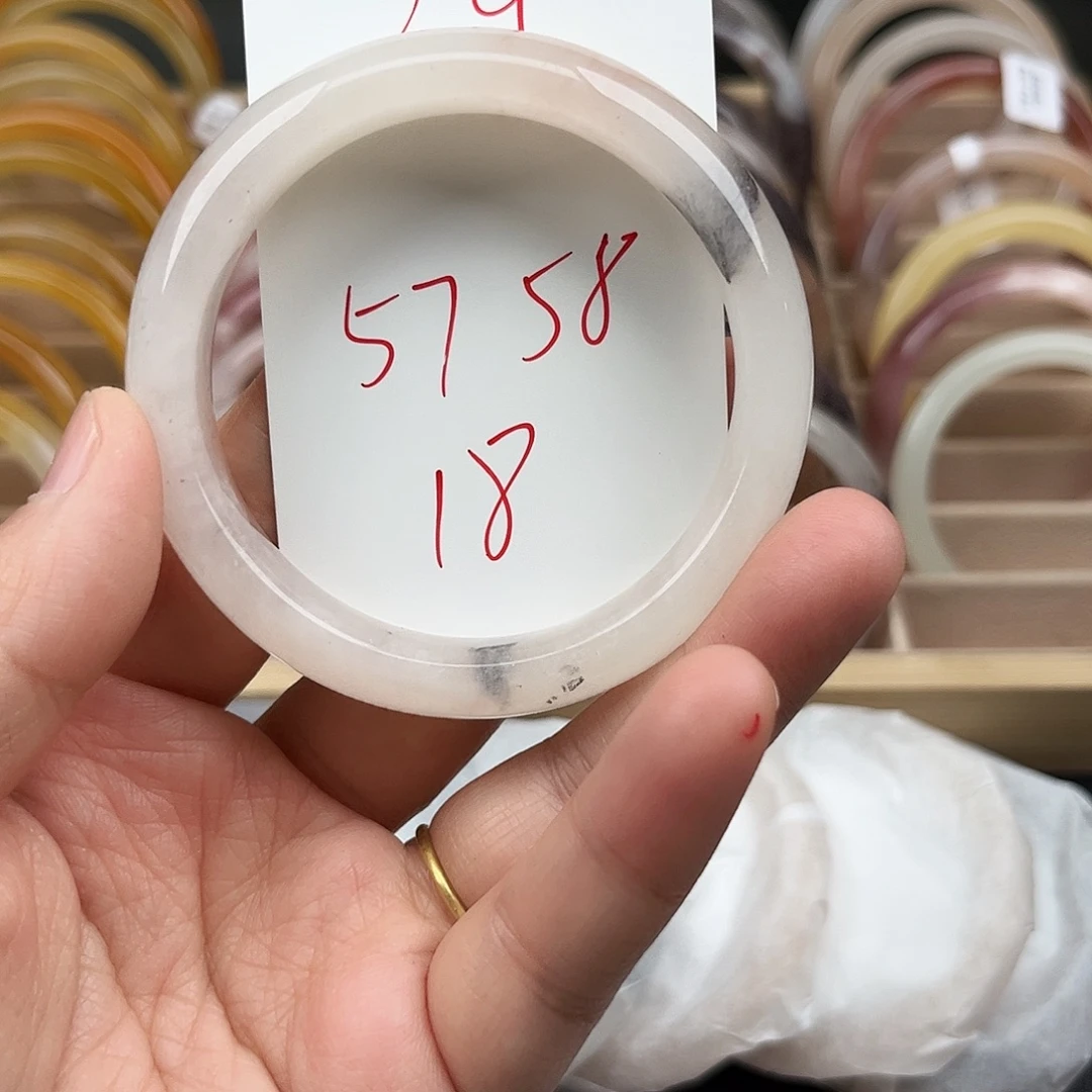 石英质玉未镶嵌手镯29