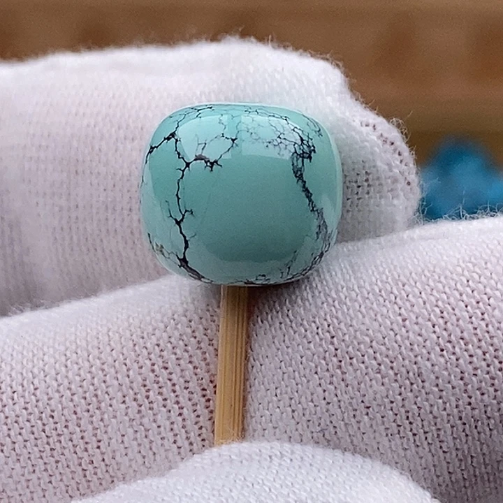 绿松石未镶嵌珠宝奇石12