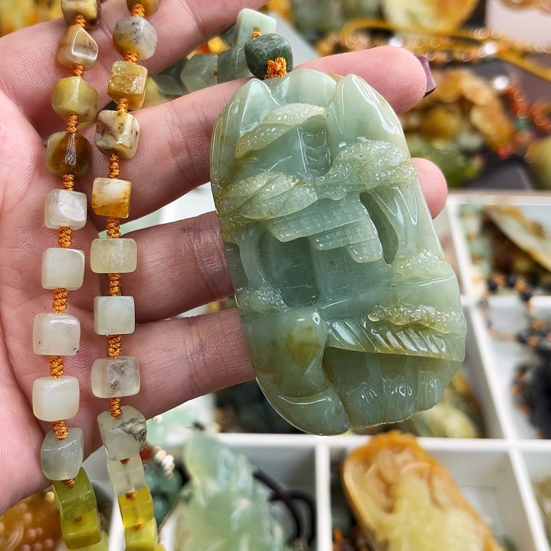 蛇纹石玉颈饰未镶嵌