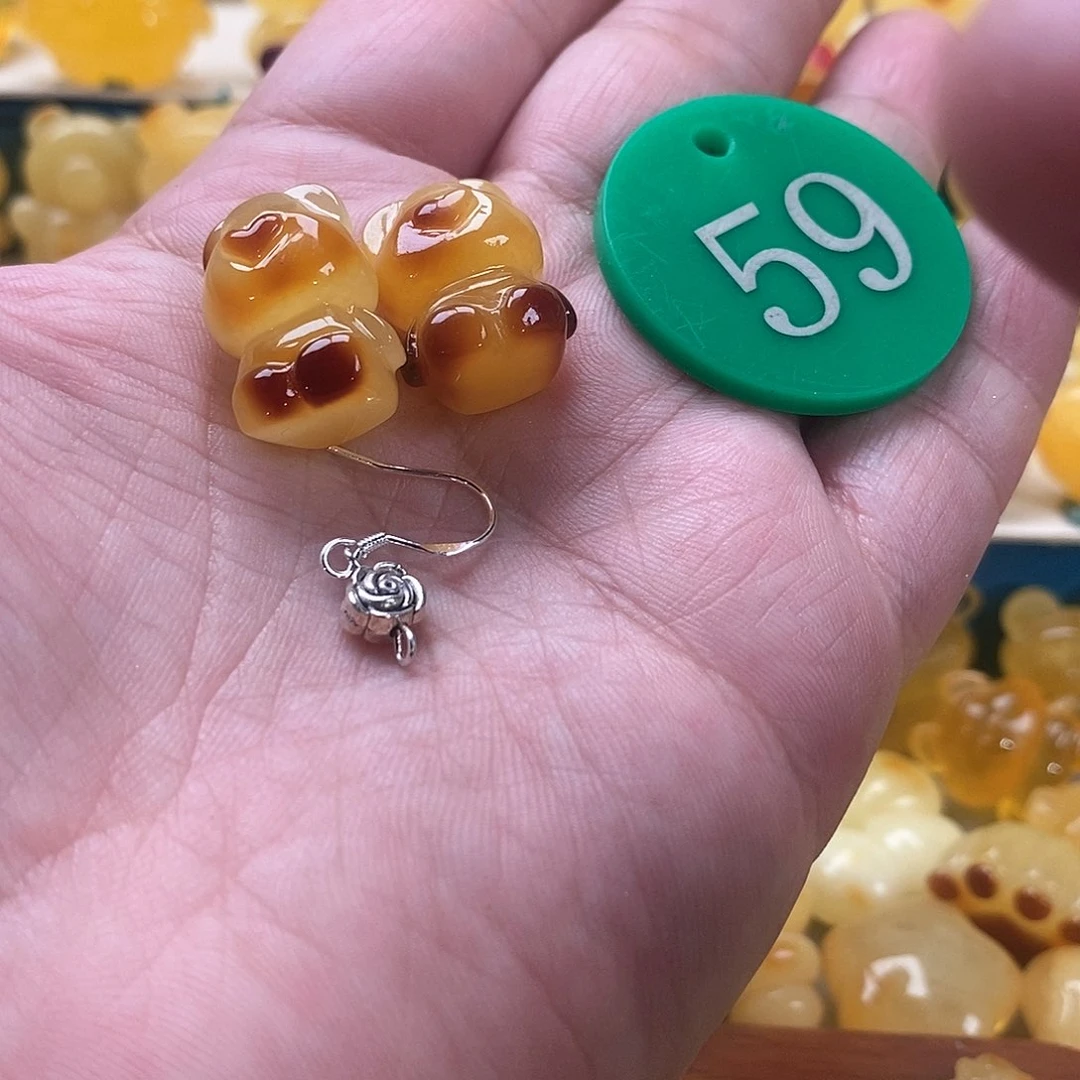 琥珀颈饰未镶嵌蜗**姥裸石