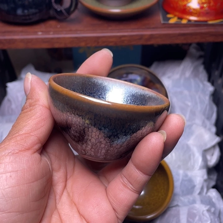 茶盏我在等车来呢吧现在