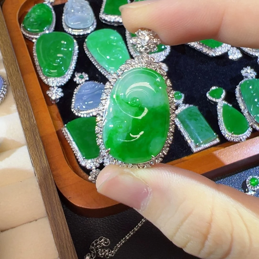 翡翠18K金镶嵌吊坠(不含链)