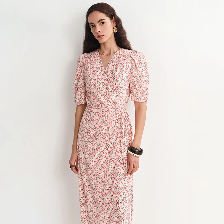 Fabrique Teana春夏新款蔷薇粉桑蚕丝法式碎花围裹系带茶歇连衣裙