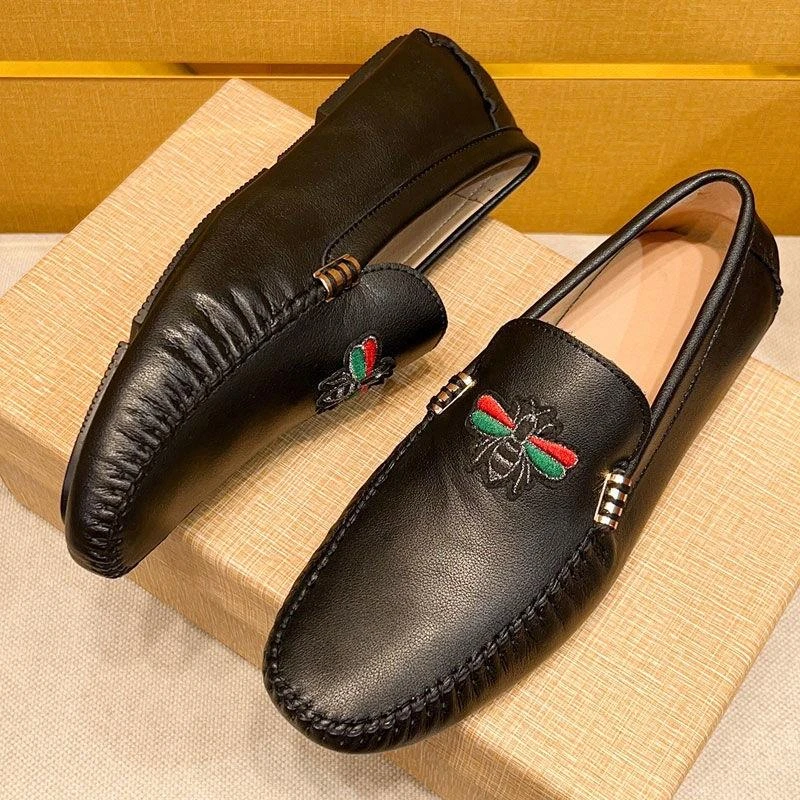 欧洲站小蜜蜂真皮男鞋时尚豆豆鞋高端休闲鞋百搭懒人驾车皮鞋春夏