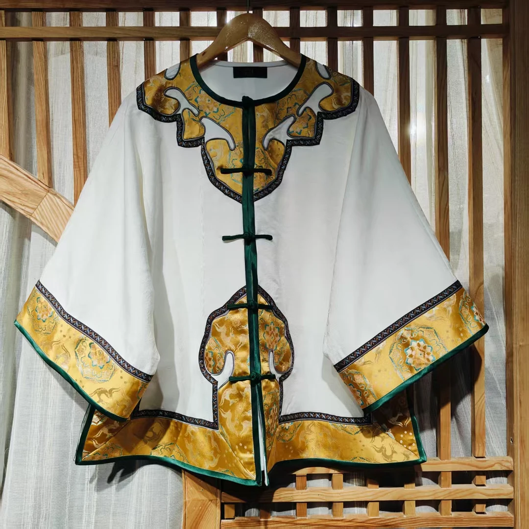 凤徕兮私人定白色暗纹花拼金色暗纹如意头对襟盘扣短风衣（SY4220）