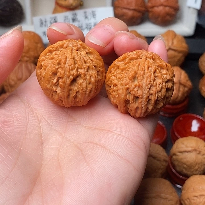 文玩核桃吊坠麒麟兽