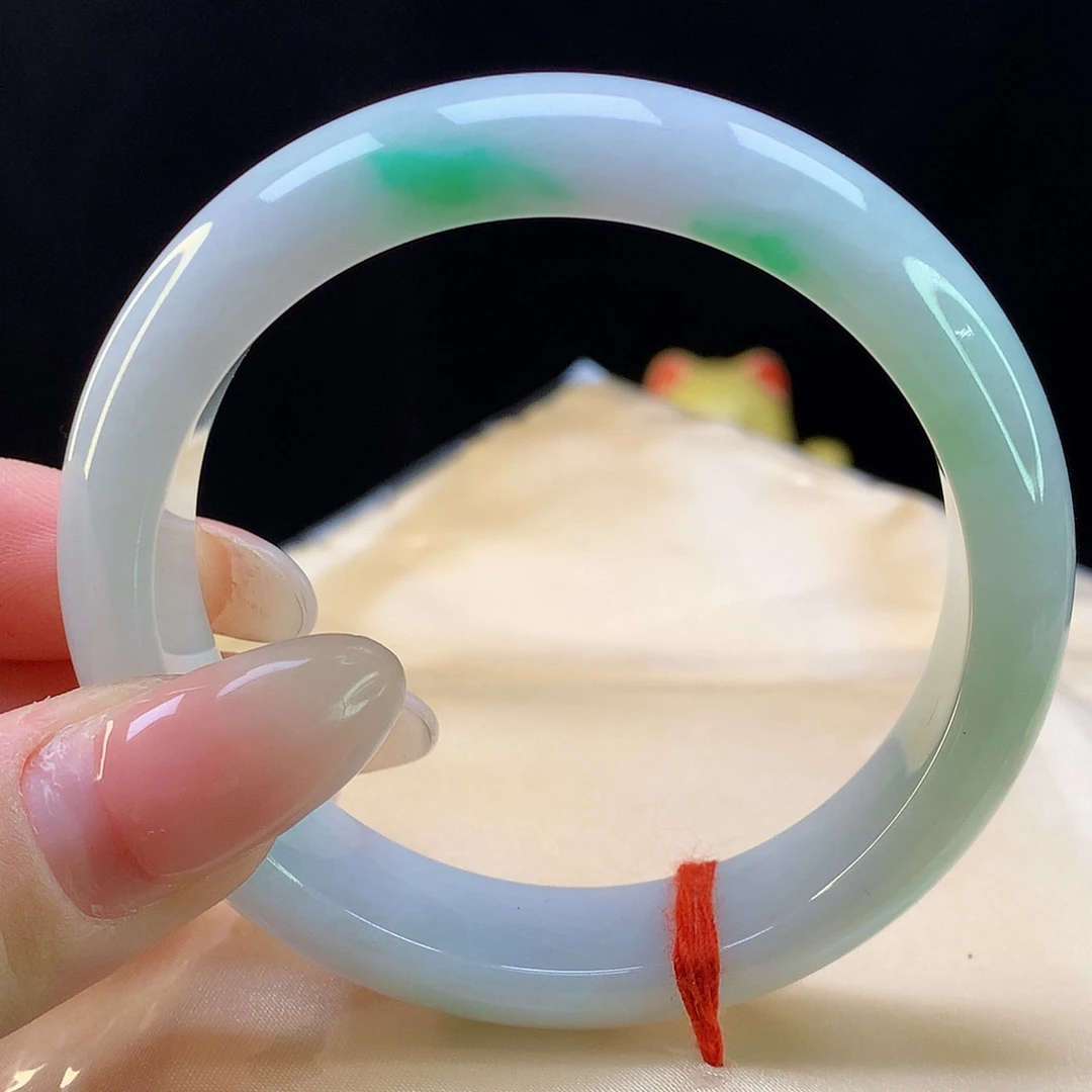 翡翠手镯未镶嵌天然翡翠1112