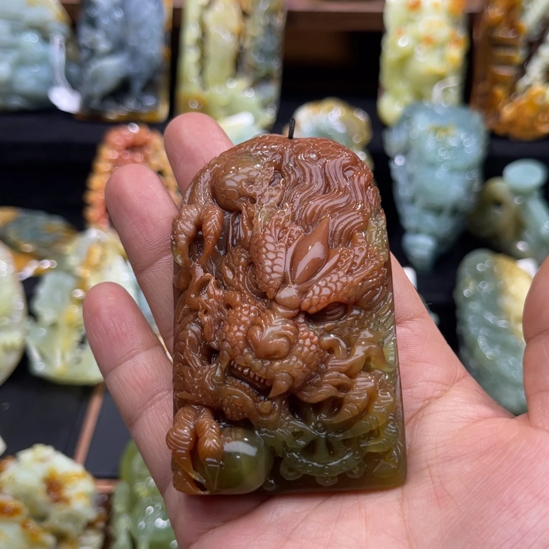 肖***馆蛇纹石玉未镶嵌颈饰