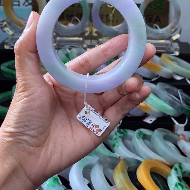 未镶嵌天然翡翠手镯定制翡翠