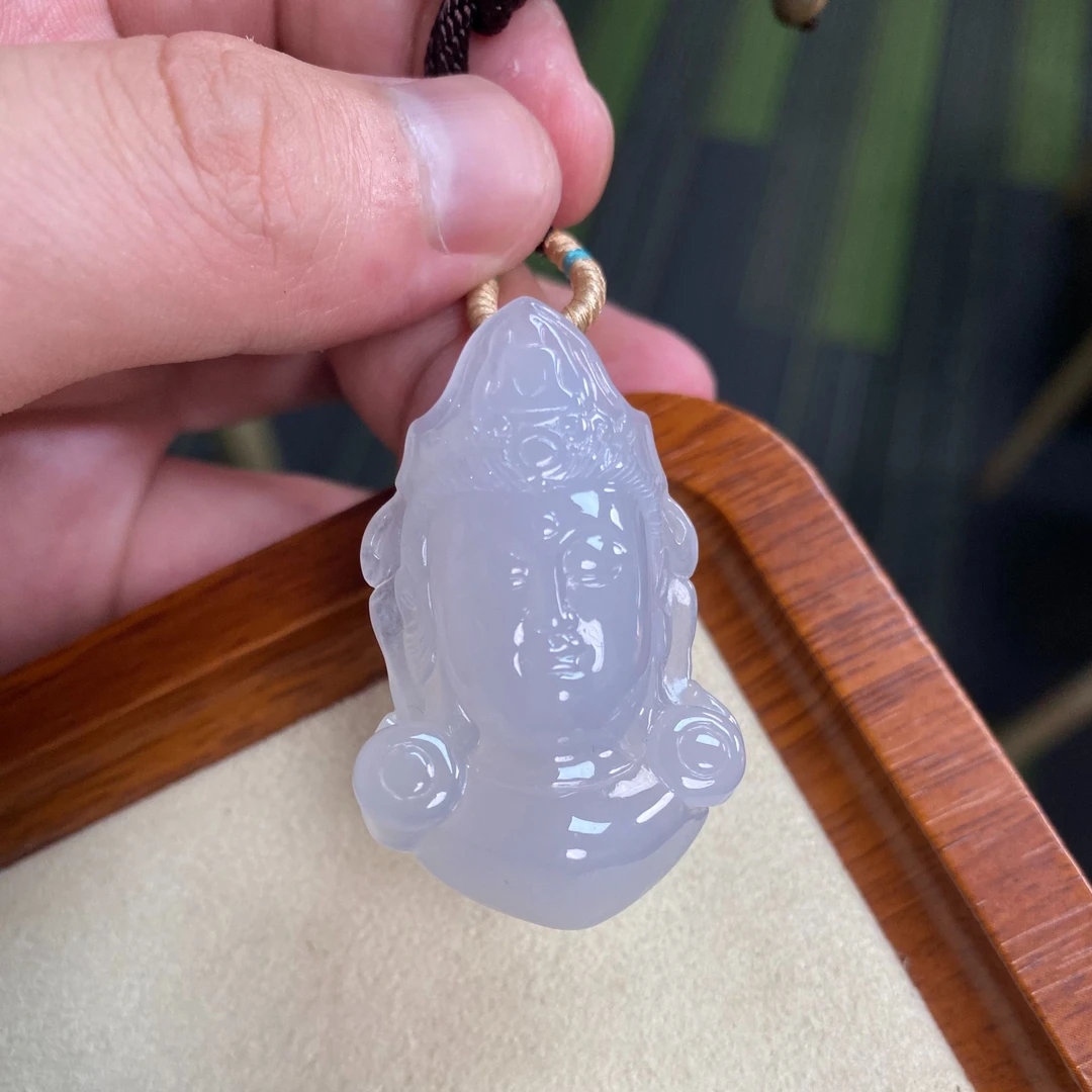 糯化起胶翡翠观音头吊坠