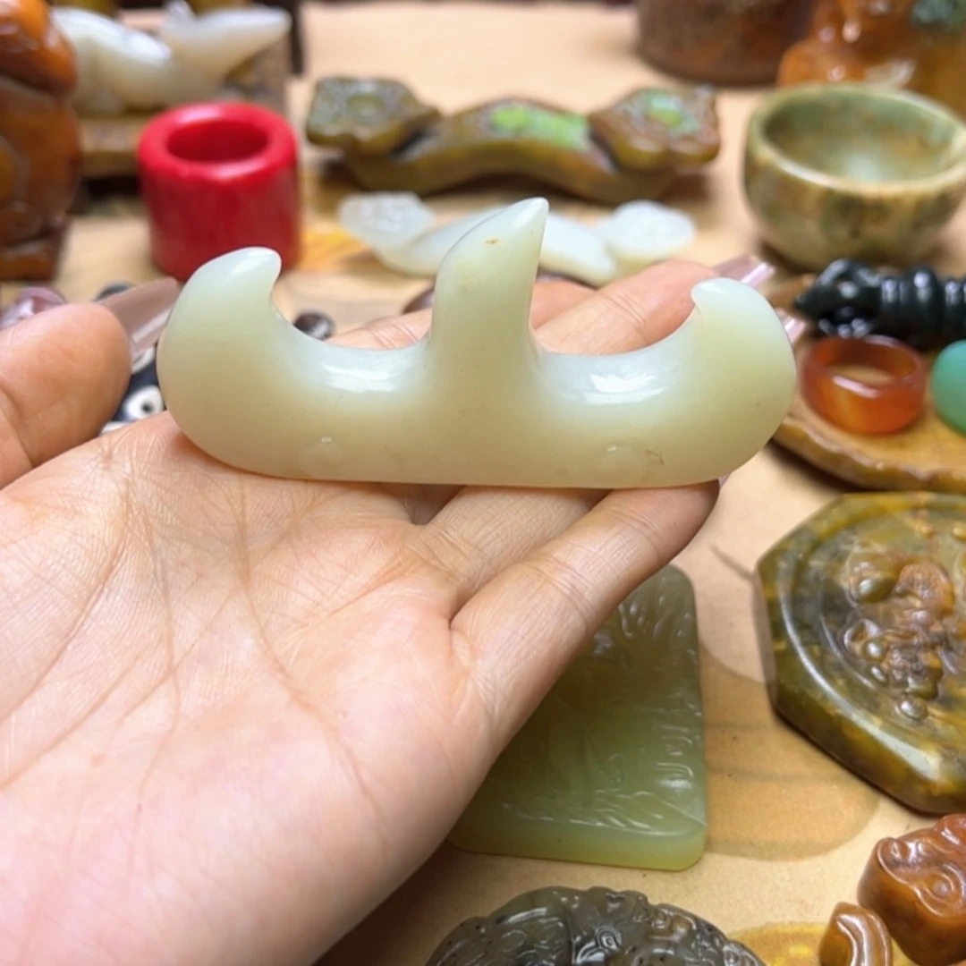 【闪购商品】蛇纹石玉颈饰未镶嵌