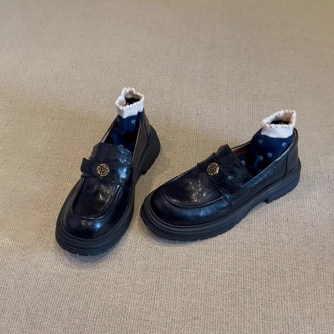 2025秋厚底单鞋复古英伦风山茶花软底厚底小皮鞋乐福鞋单鞋女款