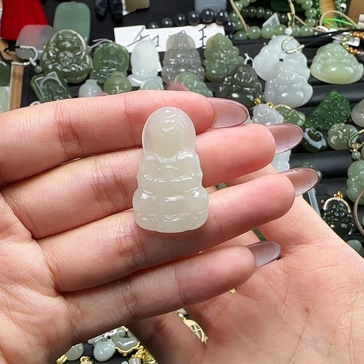 和田玉未镶嵌颈饰