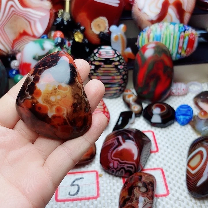 肖***伟玛瑙/玉髓未镶嵌珠宝半成品
