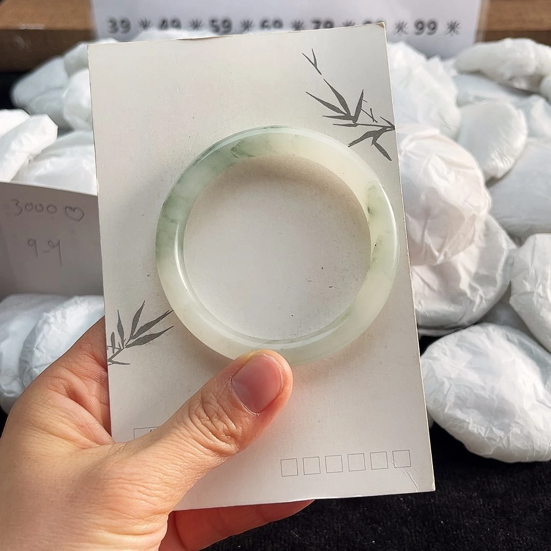 未镶嵌手镯石英质玉31