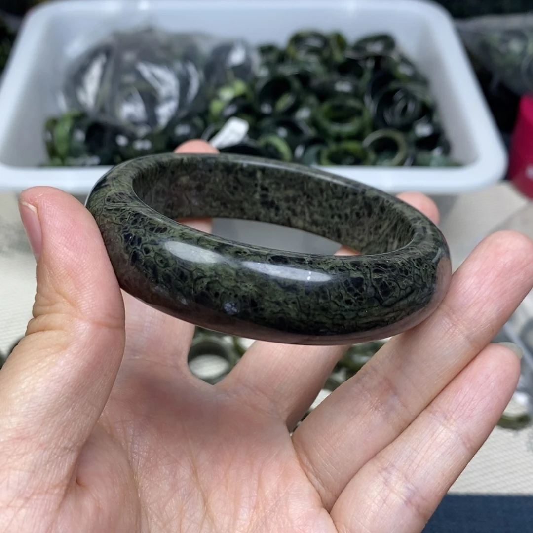 平***顺蛇纹石玉未镶嵌手镯