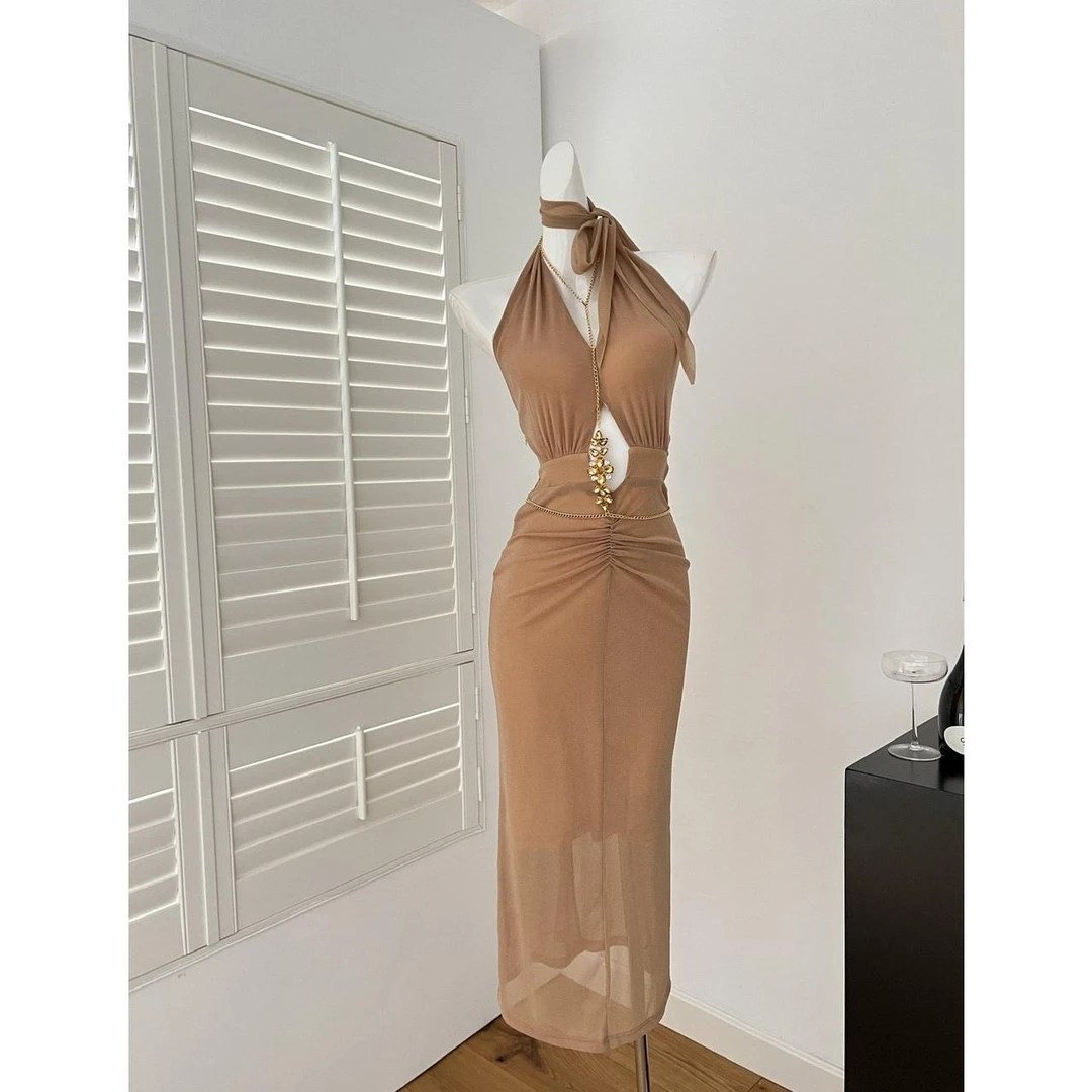 纯欲风镂空露背挂脖连衣裙女新款紧身收腰鱼尾长裙设计感包臀裙子