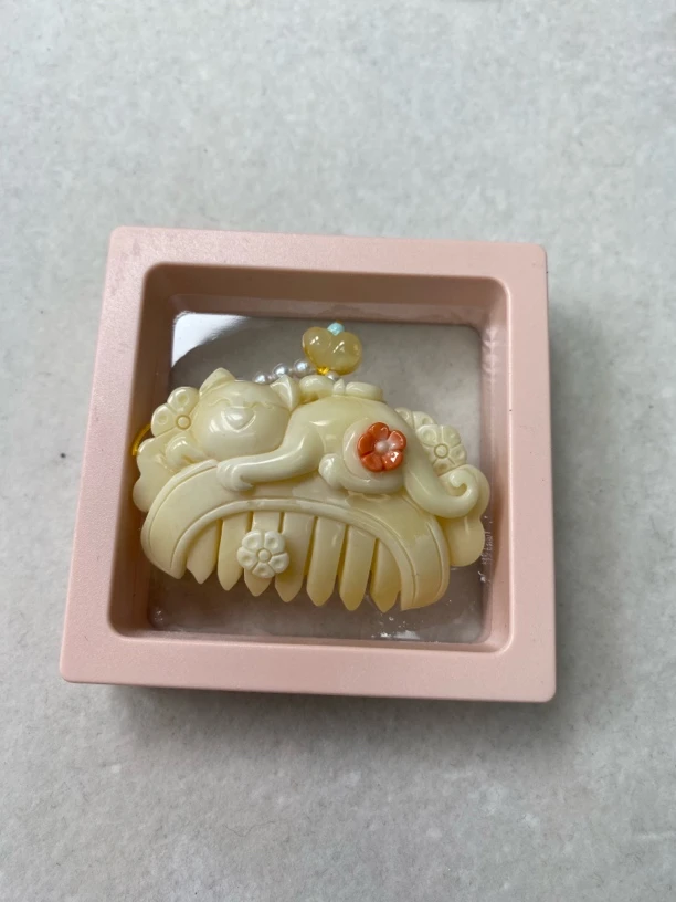 天然蜜蜡浓稠细腻蜡质，白猫蜜蜡