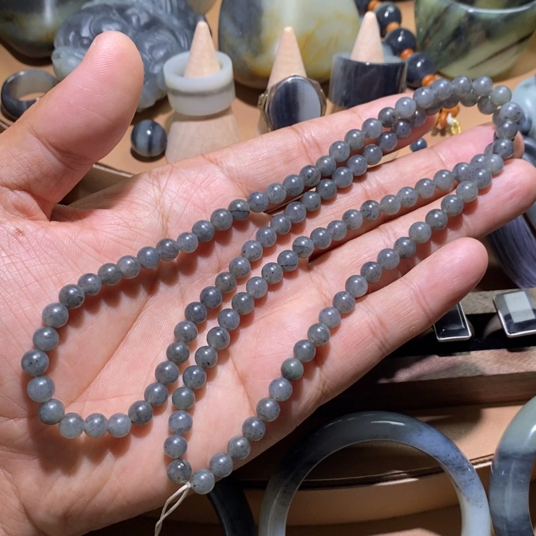 和田玉未镶嵌把件