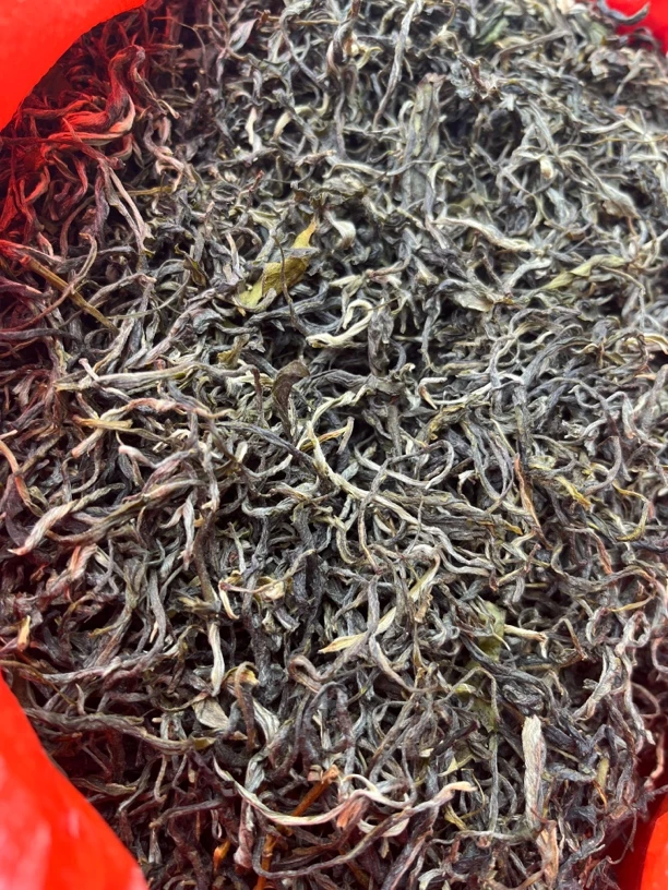 云南老品种青山绿水绿茶