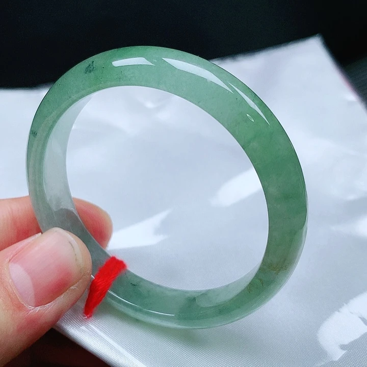 翡翠手镯（圆镯）未镶嵌翡翠手镯未镶嵌