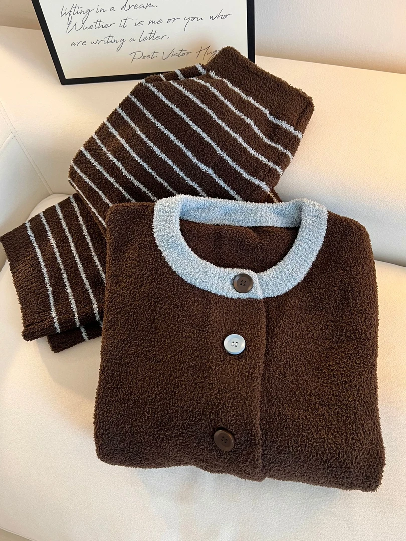 韩系纯色简约设计半边绒外穿睡衣女秋冬新款条纹休闲裤家居服套装