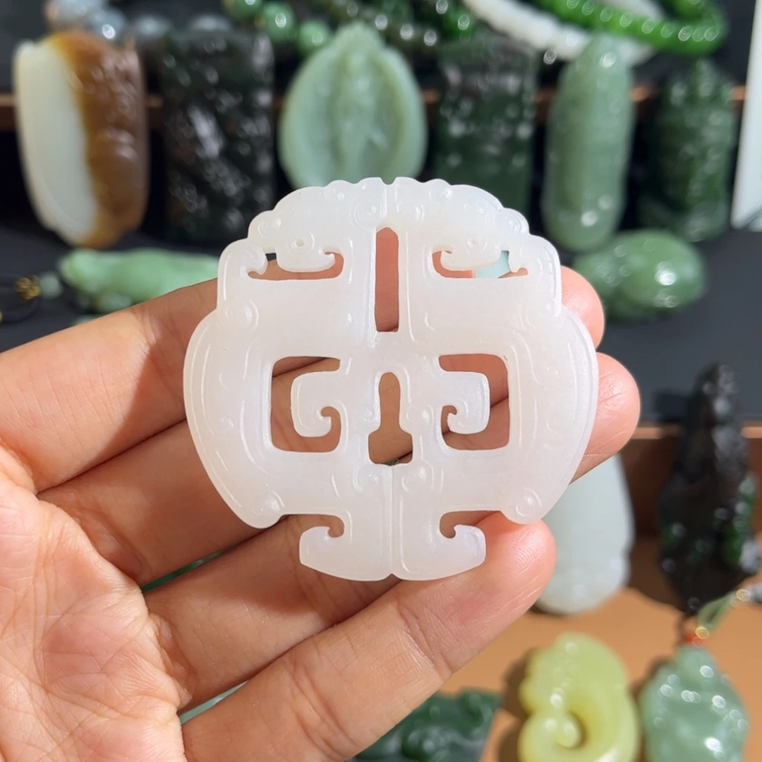 和田玉未镶嵌颈饰定制