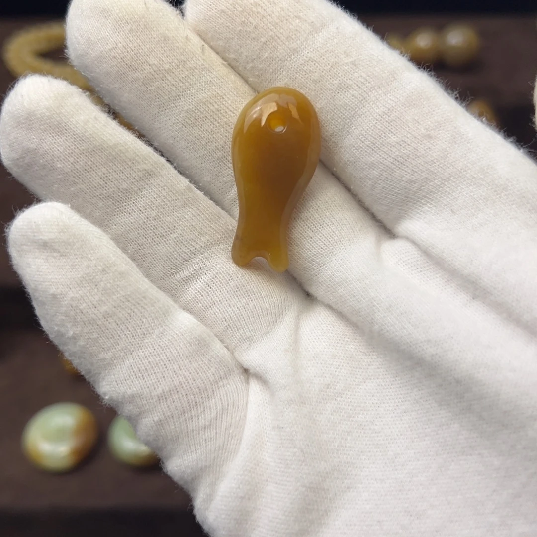 和田玉（糖玉）未镶嵌颈饰