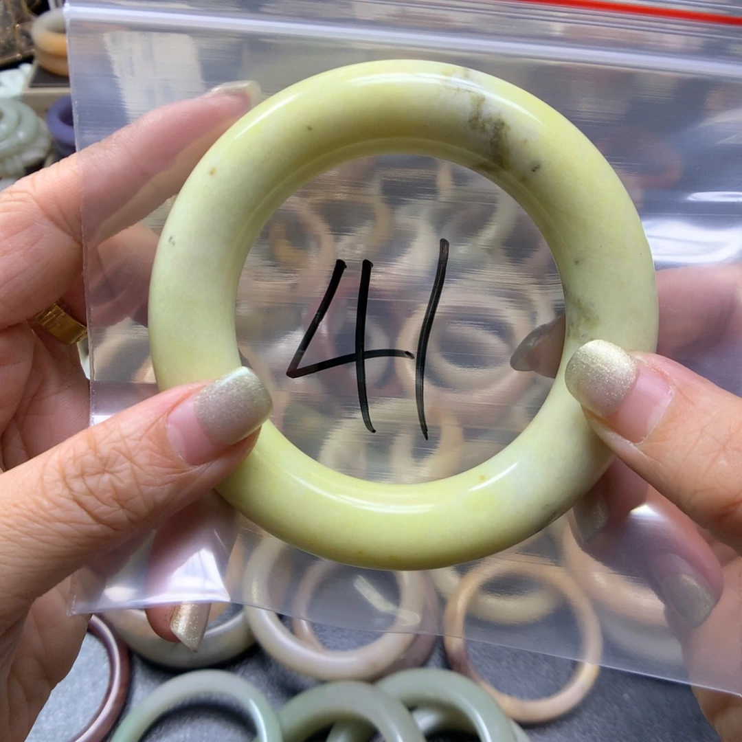 石英质玉手镯未镶嵌芳****多