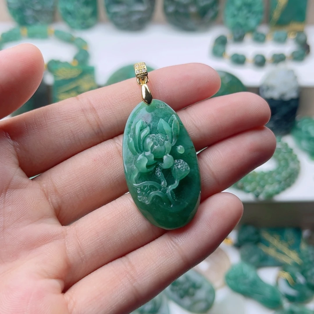 宋***余独山玉未镶嵌挂件