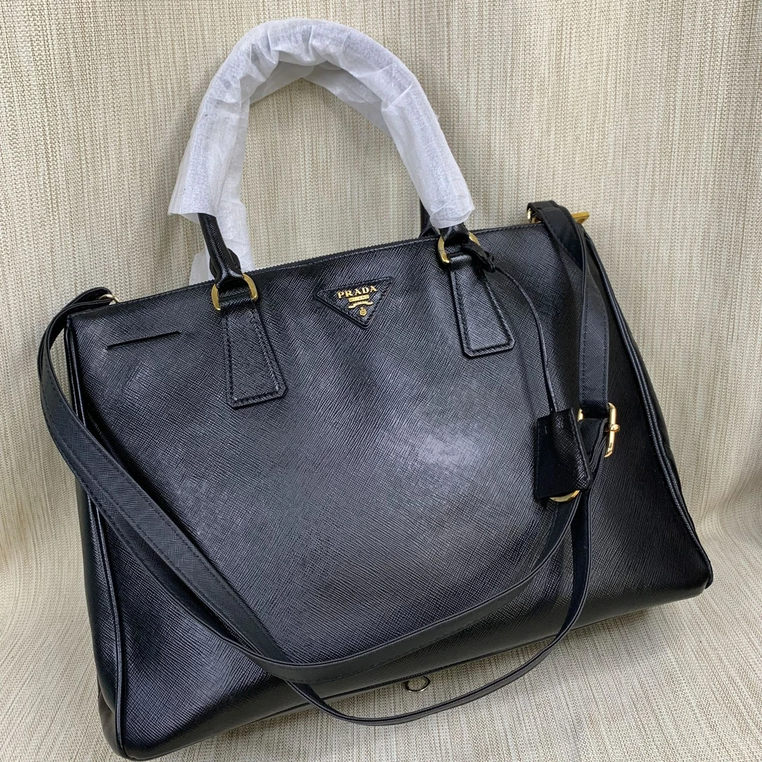 95新 Prada/普拉达 黑金杀手包/EE09614510/4510/护