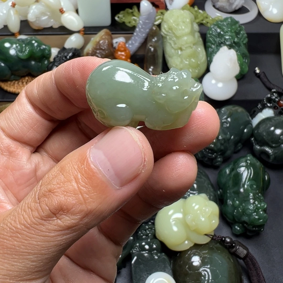 和田玉未镶嵌挂件