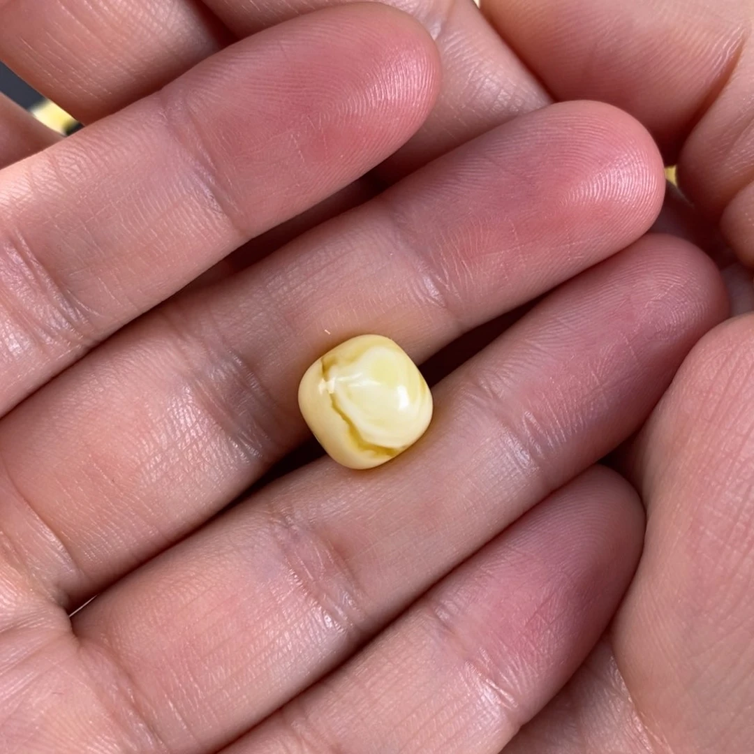 琥珀裸石未镶嵌阅**酸蜜蜡