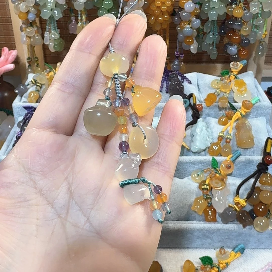 玛瑙/玉髓小挂件未镶嵌