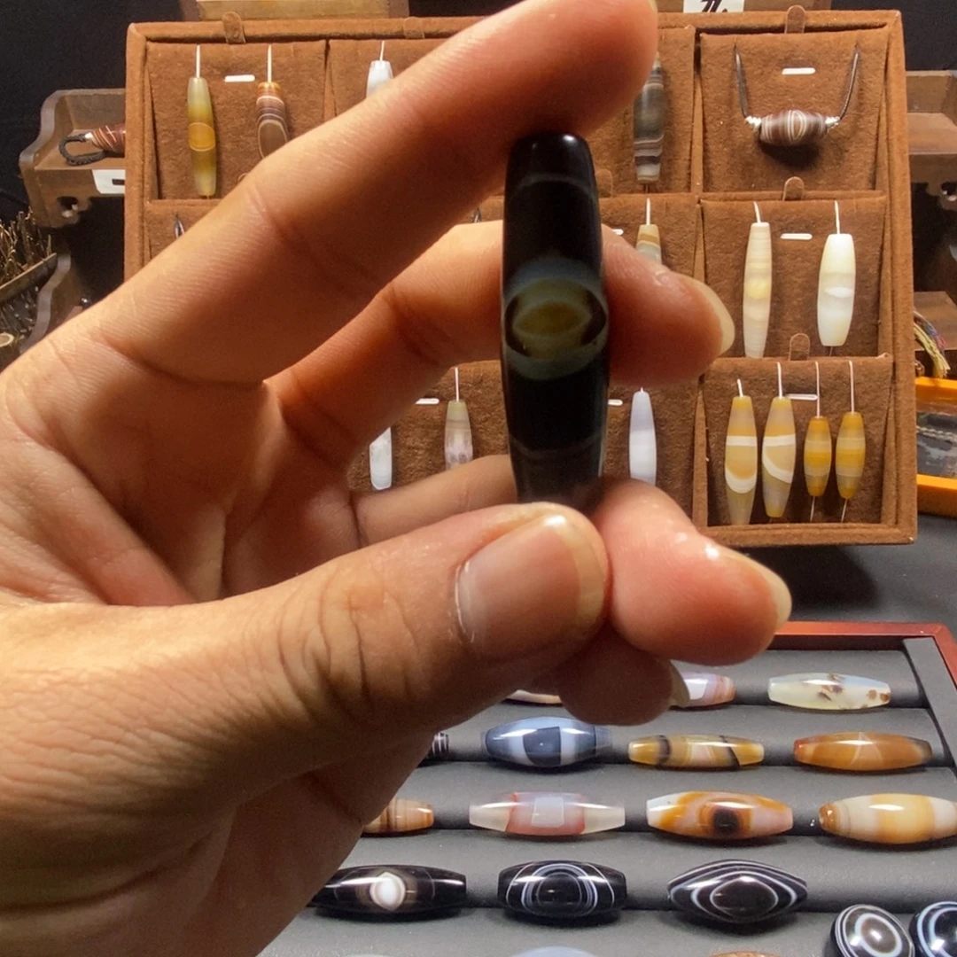 一***光玛瑙/玉髓未镶嵌颈饰