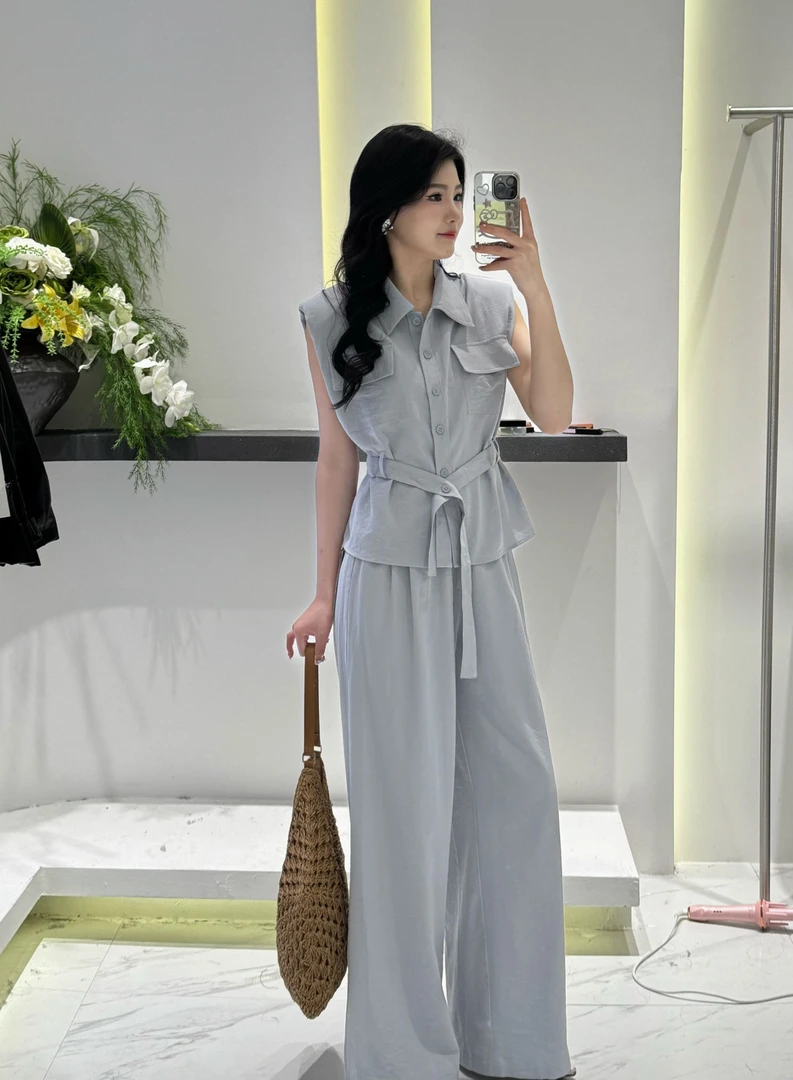 [格子家服饰]夏季新款欧货时尚垫肩收腰无袖夹克长裤两件套5655