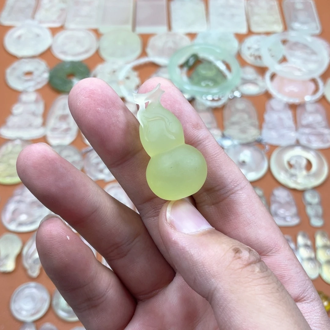 蛇纹石玉未镶嵌帅主播