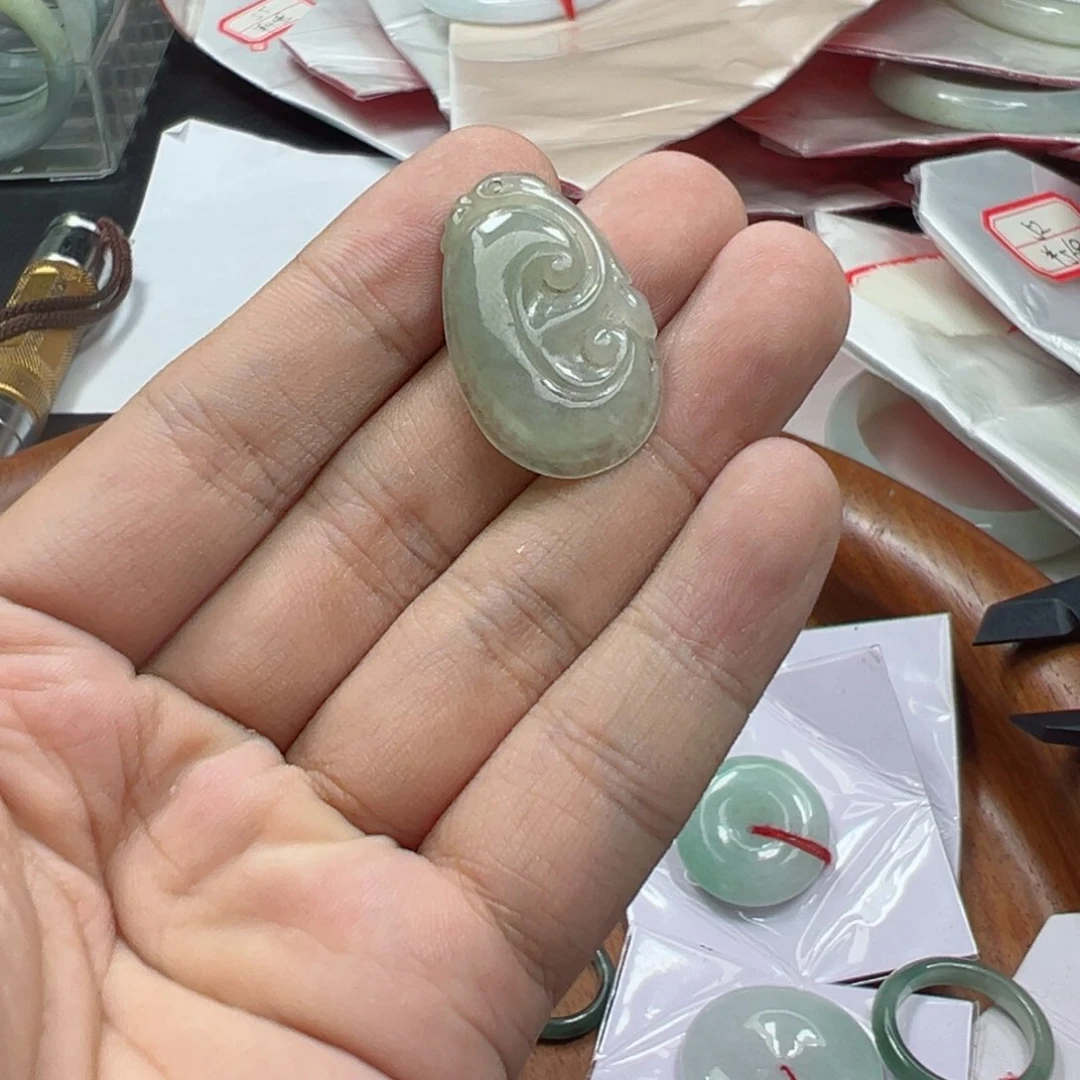 颈饰未镶嵌翡翠冰如意