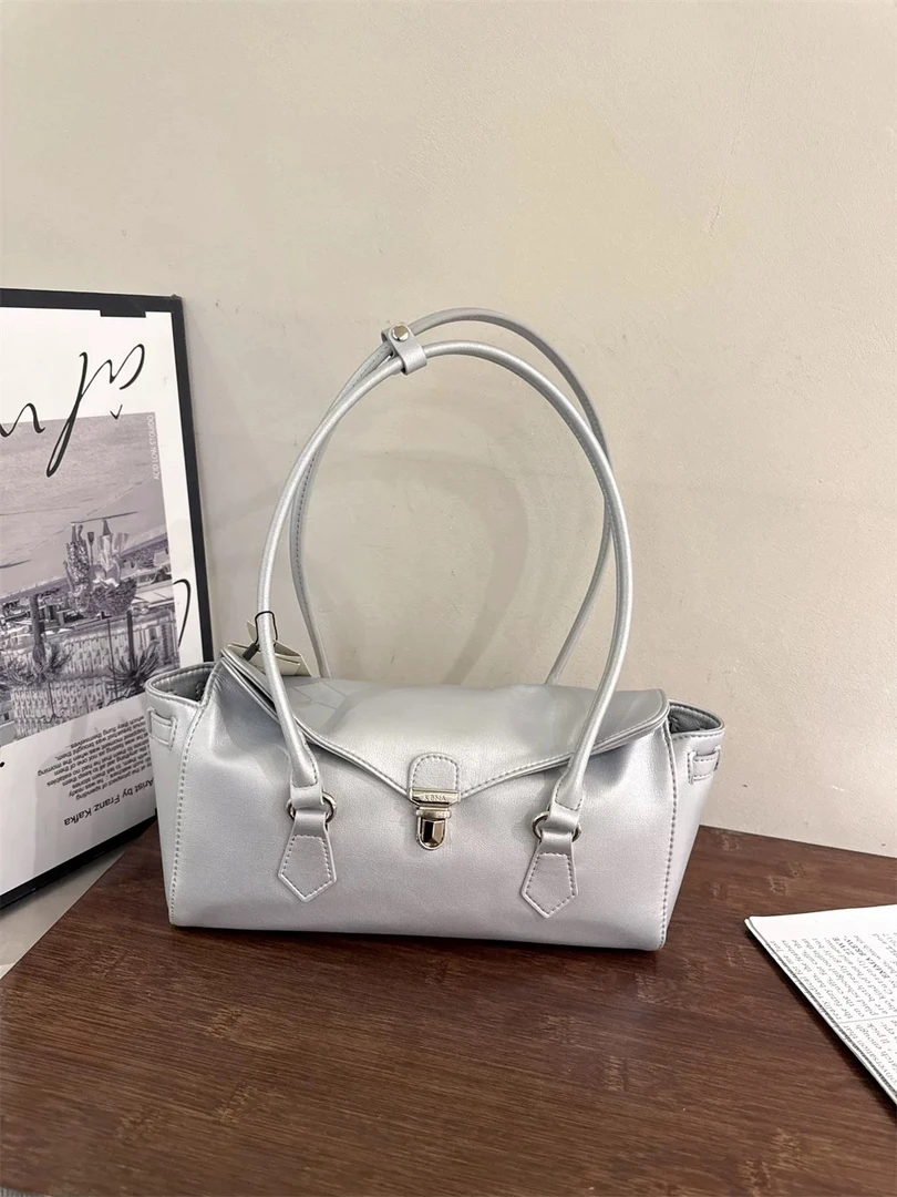 K103极光银-2025新款时尚轻奢单肩斜跨手拿包