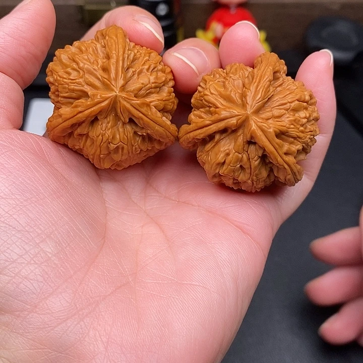 蚂***蚁把件文玩核桃白奔
